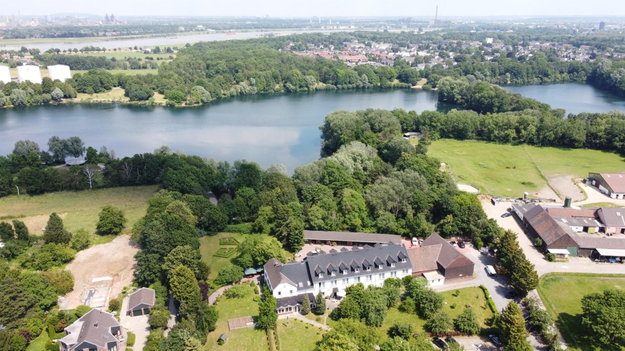 Hotel Und Restaurant Eurohof Duisburg Exterior foto