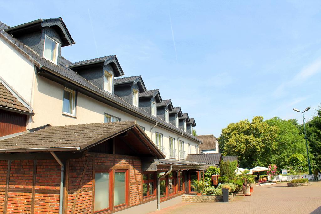Hotel Und Restaurant Eurohof Duisburg Exterior foto